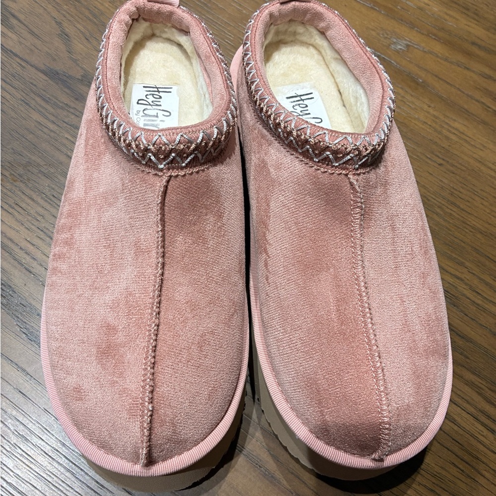 Hey Girl Women's Blush Slippers